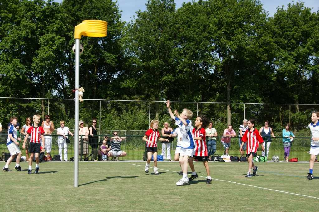 Korfbal E2  5 juni 2010-14.JPG